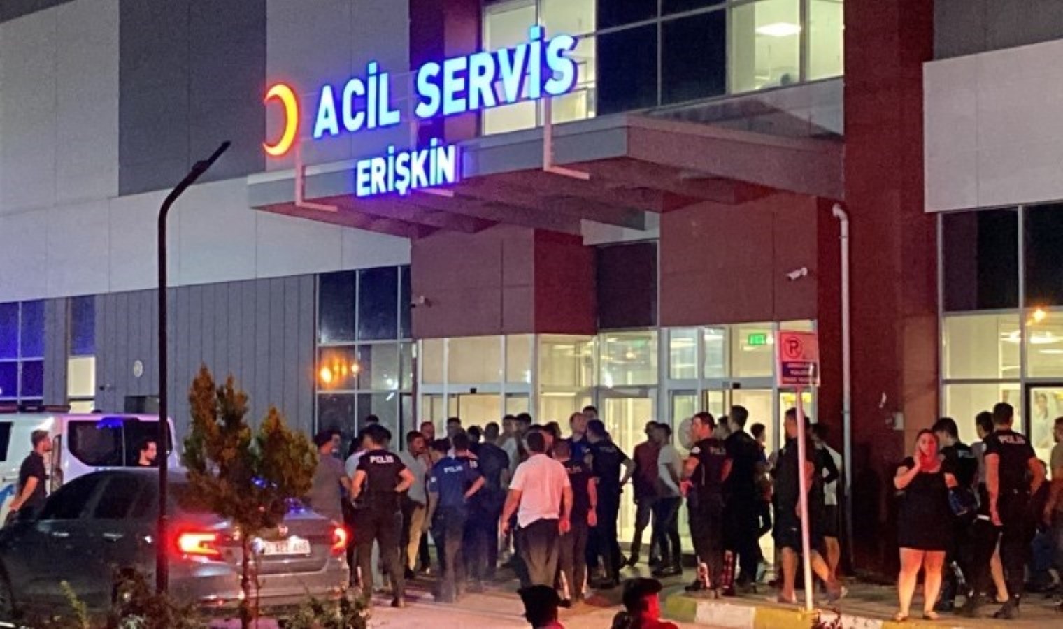 Osmaniye’de iki grup arasında kavga: Belediye başkanıyla birlikte çok sayıda kişi yaralandı!